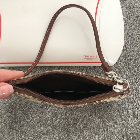 Coach wristlet - Picture 2 of 3
